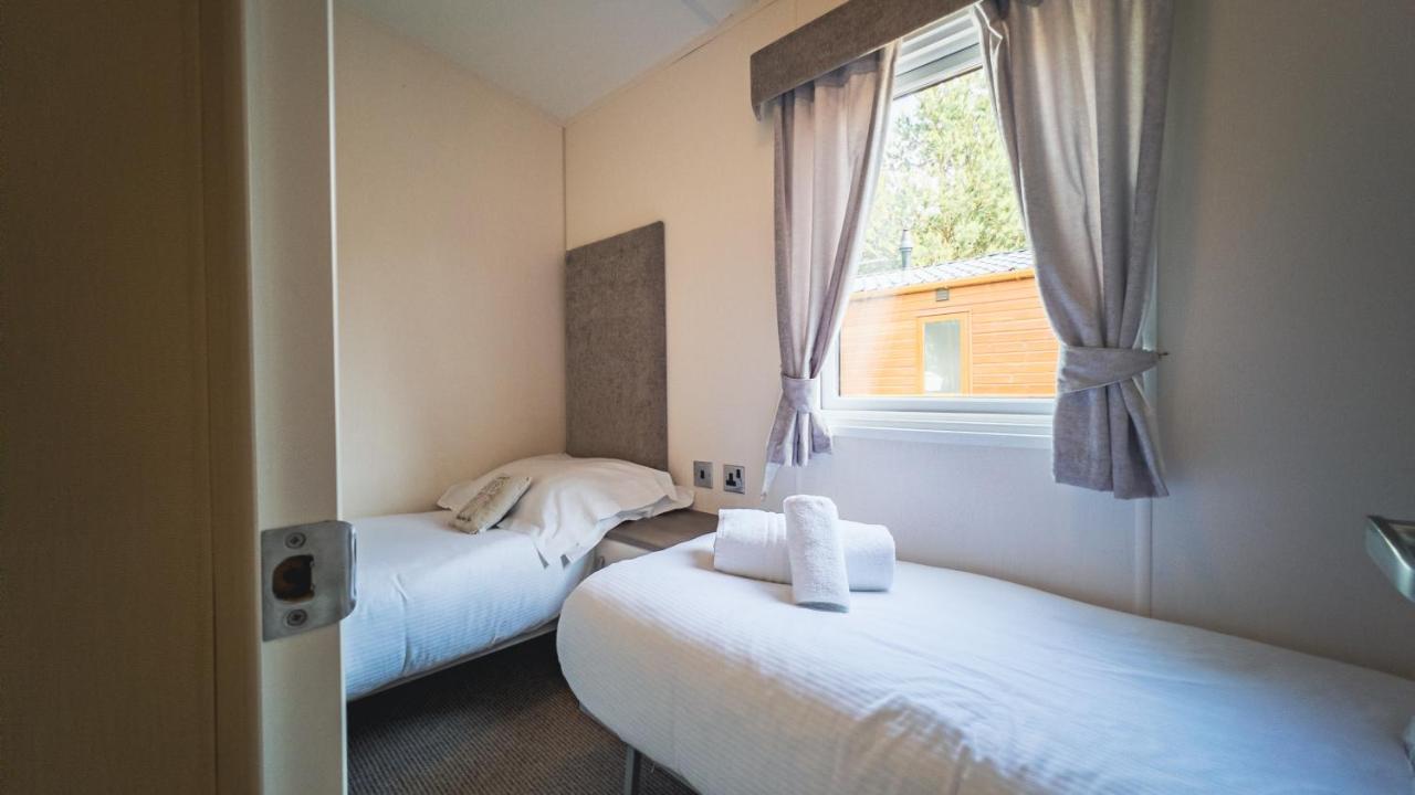 Hazel Oaks, Beautiful Lodge With Hot Tub - Sleeps 6 - Felmoor Park Morpeth Exterior foto