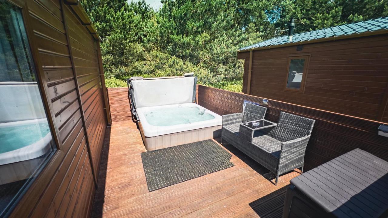 Hazel Oaks, Beautiful Lodge With Hot Tub - Sleeps 6 - Felmoor Park Morpeth Exterior foto