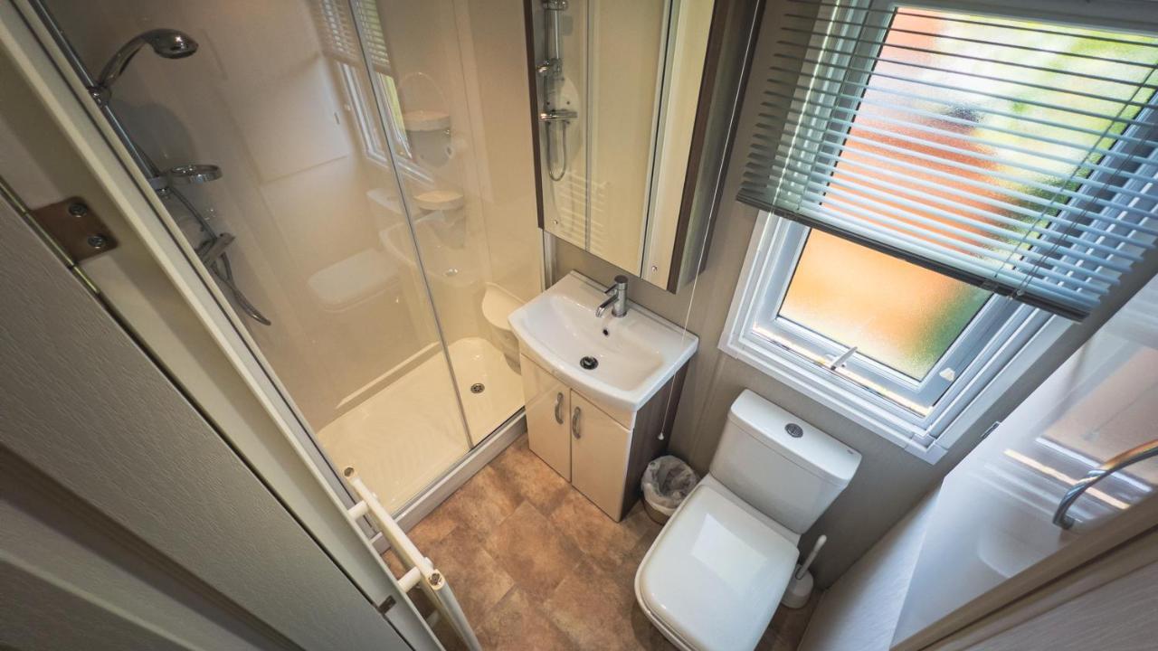 Hazel Oaks, Beautiful Lodge With Hot Tub - Sleeps 6 - Felmoor Park Morpeth Exterior foto