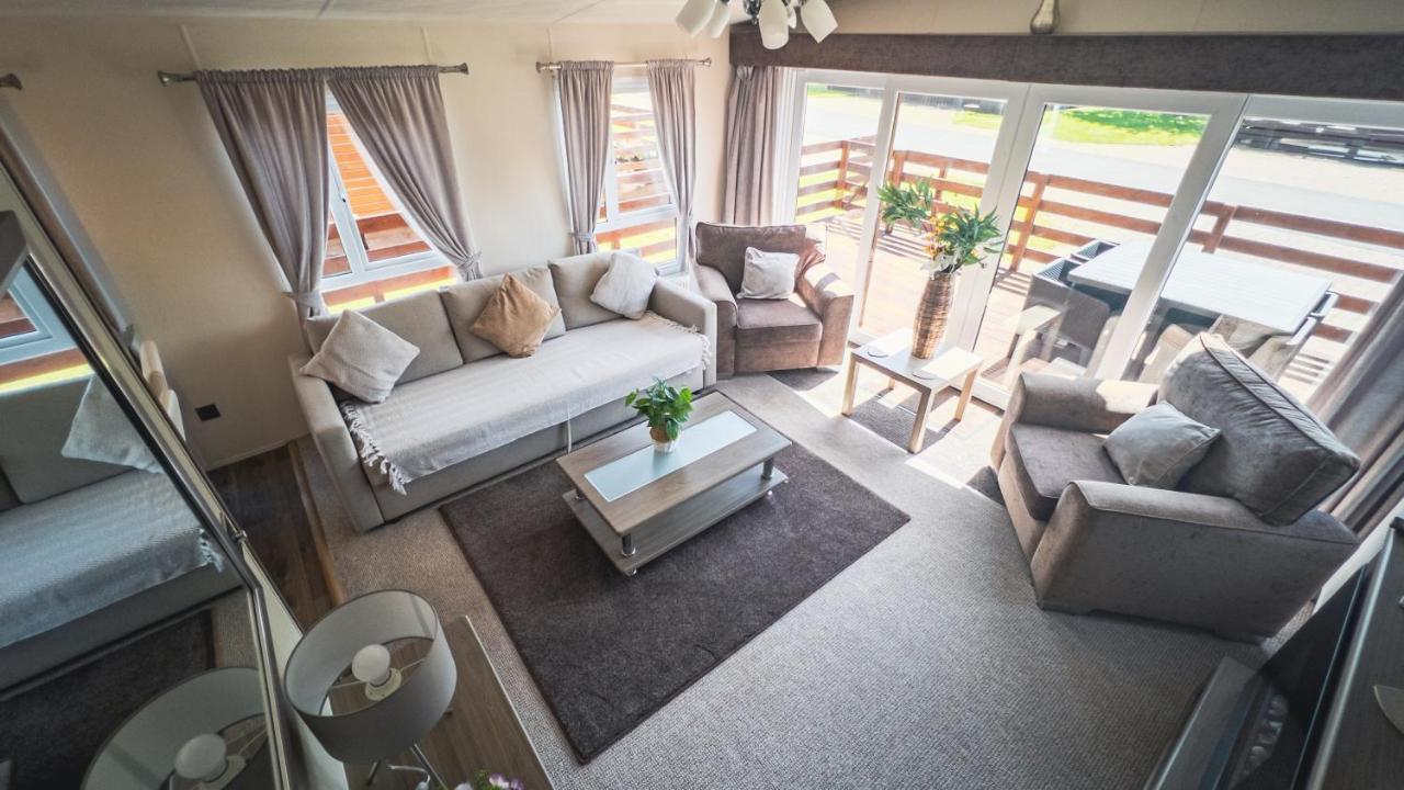 Hazel Oaks, Beautiful Lodge With Hot Tub - Sleeps 6 - Felmoor Park Morpeth Exterior foto